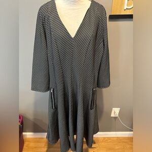 16W Julian Taylor dress